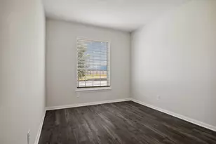 25519 Blooming Hazel Dr, Cleveland, TX 77328 - Photo 9