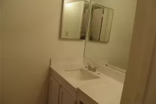 10555 Turtlewood Ct, Houston, TX 77072 - Photo 5