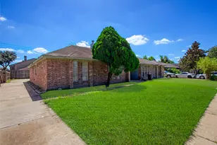 9423 Bollingbrook Dr, Houston, TX 77083 - Photo 23