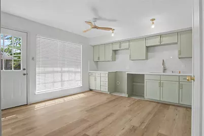 9423 Bollingbrook Drive, Houston, TX 77083 - Photo 11