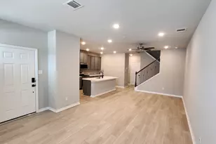 8009 Scanlan Trl, Missouri City, TX 77459 - Photo 3