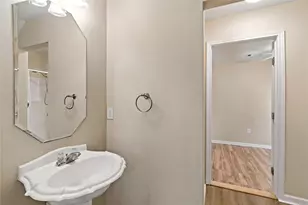 13111 Royal Bell Ct, Houston, TX 77047 - Photo 9