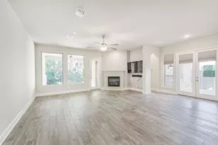 210 Liatris Ct, Conroe, TX 77304 - Photo 7