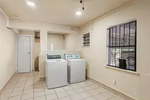 2819 Berry St, Houston, TX 77004 - Photo 19