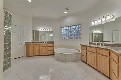 9370 Escondido Drive, Willis, TX 77318 - Photo 19