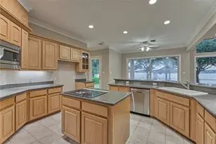 9370 Escondido Dr, Willis, TX 77318 - Photo 11