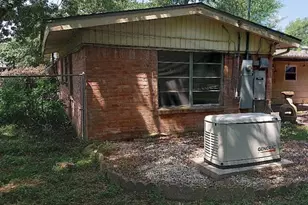 405 Azalea Dr, Baytown, TX 77520 - Photo 3