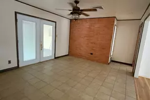 405 Azalea Dr, Baytown, TX 77520 - Photo 9