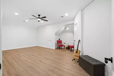73 W Sandalbranch Circle, The Woodlands, TX 77382 - Photo 25