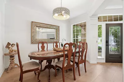 73 W Sandalbranch Circle, The Woodlands, TX 77382 - Photo 7