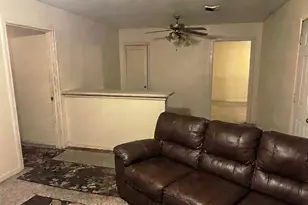 5602 Southlea St, Houston, TX 77033 - Photo 5