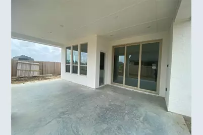 12219 Sweetbriar Loop, Mont Belvieu, TX 77523 - Photo 9