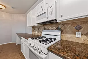 14926 Sugar Stone Dr, Sugar Land, TX 77498 - Photo 11