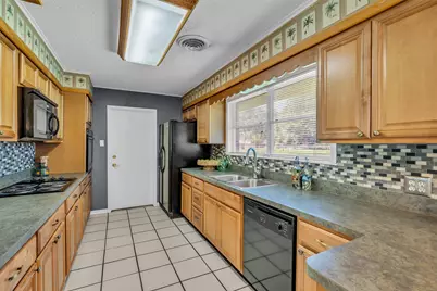 1900 Wright Boulevard, Baytown, TX 77520 - Photo 15