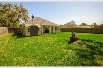 2250 Lake Forrest Drive, West Columbia, TX 77486 - Photo 25
