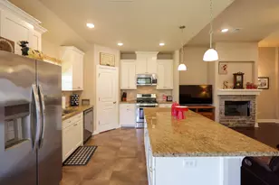 2250 Lake Forrest Dr, West Columbia, TX 77486 - Photo 5