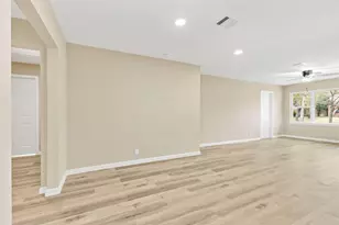 10615 Clematis Ln, Houston, TX 77035 - Photo 15