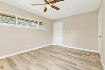 10615 Clematis Lane, Houston, TX 77035 - Photo 11