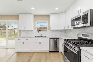 10615 Clematis Ln, Houston, TX 77035 - Photo 19