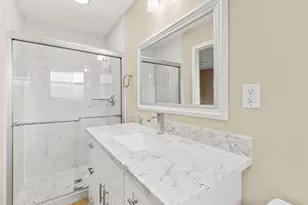 10615 Clematis Ln, Houston, TX 77035 - Photo 13