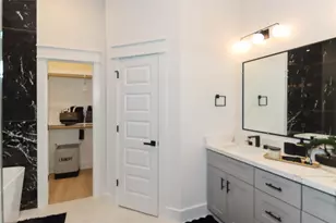 4902 Higgins St, Houston, TX 77033 - Photo 23