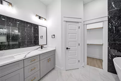 4902 Higgins Street #B, Houston, TX 77033 - Photo 11