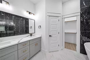 4902 Higgins St, Houston, TX 77033 - Photo 11