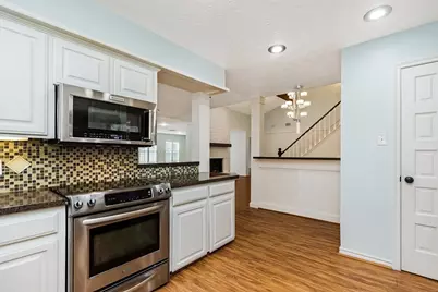 5511 Greentree Drive Drive, Sugar Land, TX 77479 - Photo 15