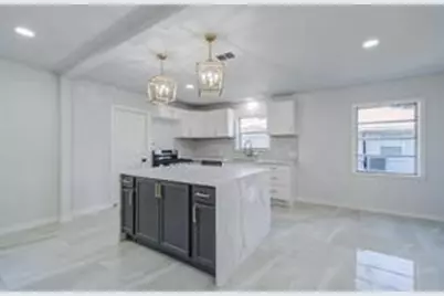 5230 W Bellfort Avenue, Houston, TX 77035 - Photo 9