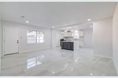 5230 W Bellfort Avenue, Houston, TX 77035 - Photo 11