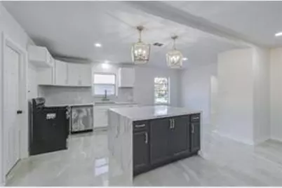 5230 W Bellfort Avenue, Houston, TX 77035 - Photo 11