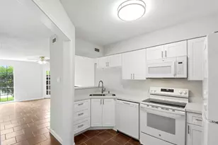 12500 Sandpiper Dr, Houston, TX 77035 - Photo 5