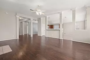7611 Waterlilly Ln, Pearland, TX 77581 - Photo 3