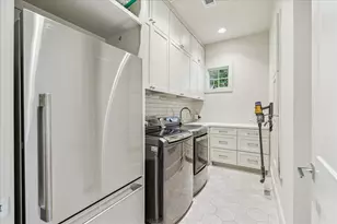 10106 Meadow Lake Ln, Houston, TX 77042 - Photo 15