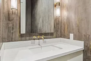 10106 Meadow Lake Ln, Houston, TX 77042 - Photo 17