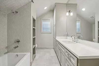 10106 Meadow Lake Lane, Houston, TX 77042 - Photo 25