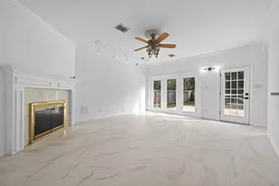 2431 Parkwood Ln, Sugar Land, TX 77479 - Photo 5