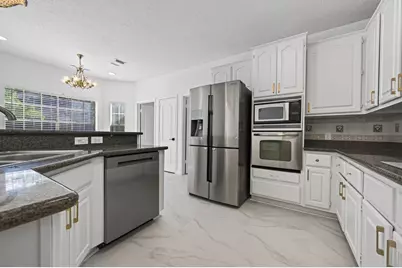 2431 Parkwood Lane, Sugar Land, TX 77479 - Photo 7