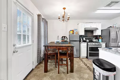 7826 Dairy View Lane, Houston, TX 77072 - Photo 5