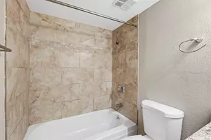 1860 White Oak Dr, Houston, TX 77009 - Photo 29