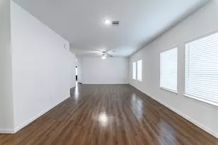 3191 Savannah Rose Dr, Angleton, TX 77515 - Photo 9