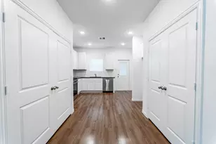 3191 Savannah Rose Dr, Angleton, TX 77515 - Photo 11