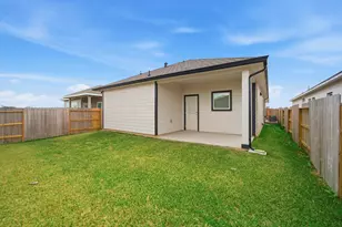 3191 Savannah Rose Dr, Angleton, TX 77515 - Photo 15