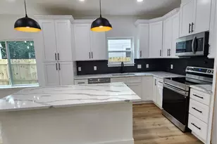 316 S Sandra St, Conroe, TX 77301 - Photo 3