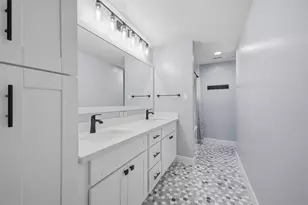 12126 Kimberley Ln, Houston, TX 77024 - Photo 17