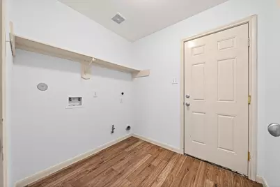 8421 Lawler Street, Houston, TX 77051 - Photo 31