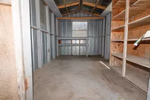 417 N Meinecke St, Bellville, TX 77418 - Photo 43