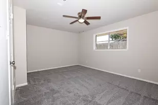 417 N Meinecke St, Bellville, TX 77418 - Photo 29
