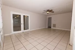 417 N Meinecke St, Bellville, TX 77418 - Photo 15