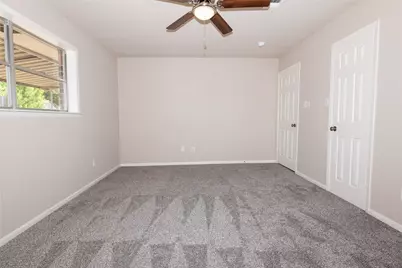 417 N Meinecke Street, Bellville, TX 77418 - Photo 37